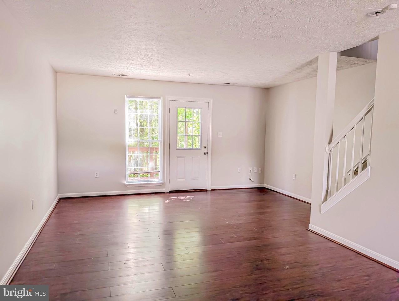 45503 Knockeyon Ln - Photo 6 of 26