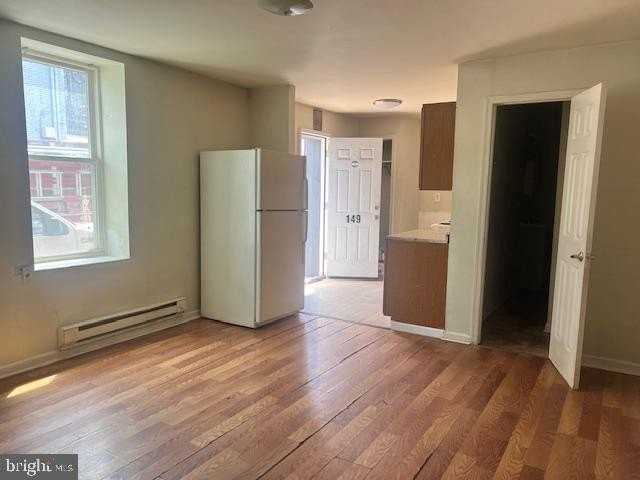 149 E Franklin St - Photo 2 of 7