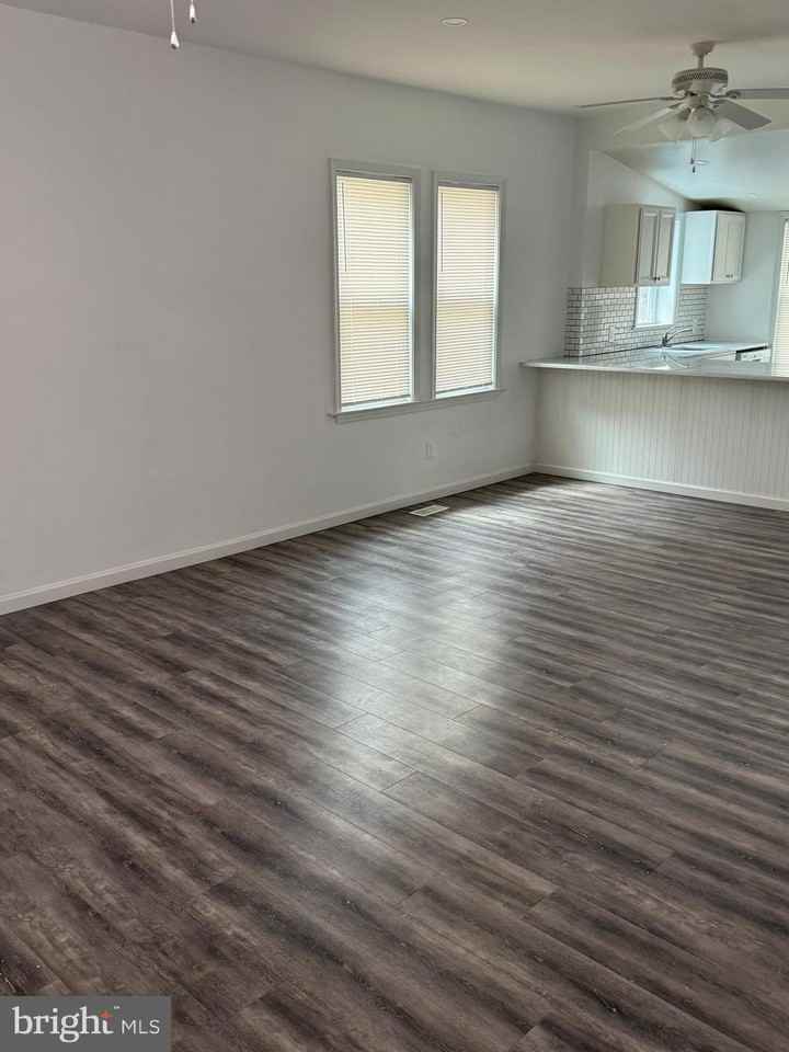 27 W Collingswood Ave - Photo 4 of 15