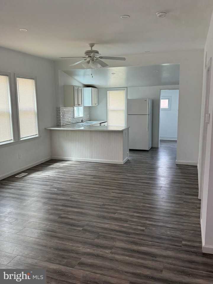 27 W Collingswood Ave - Photo 5 of 15