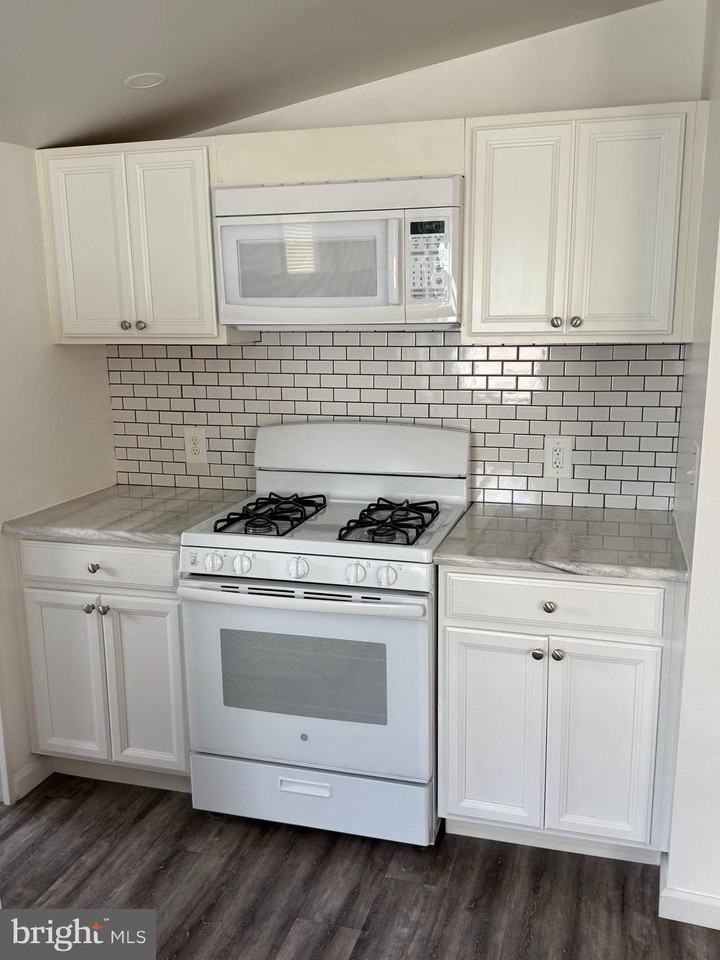 27 W Collingswood Ave - Photo 7 of 15