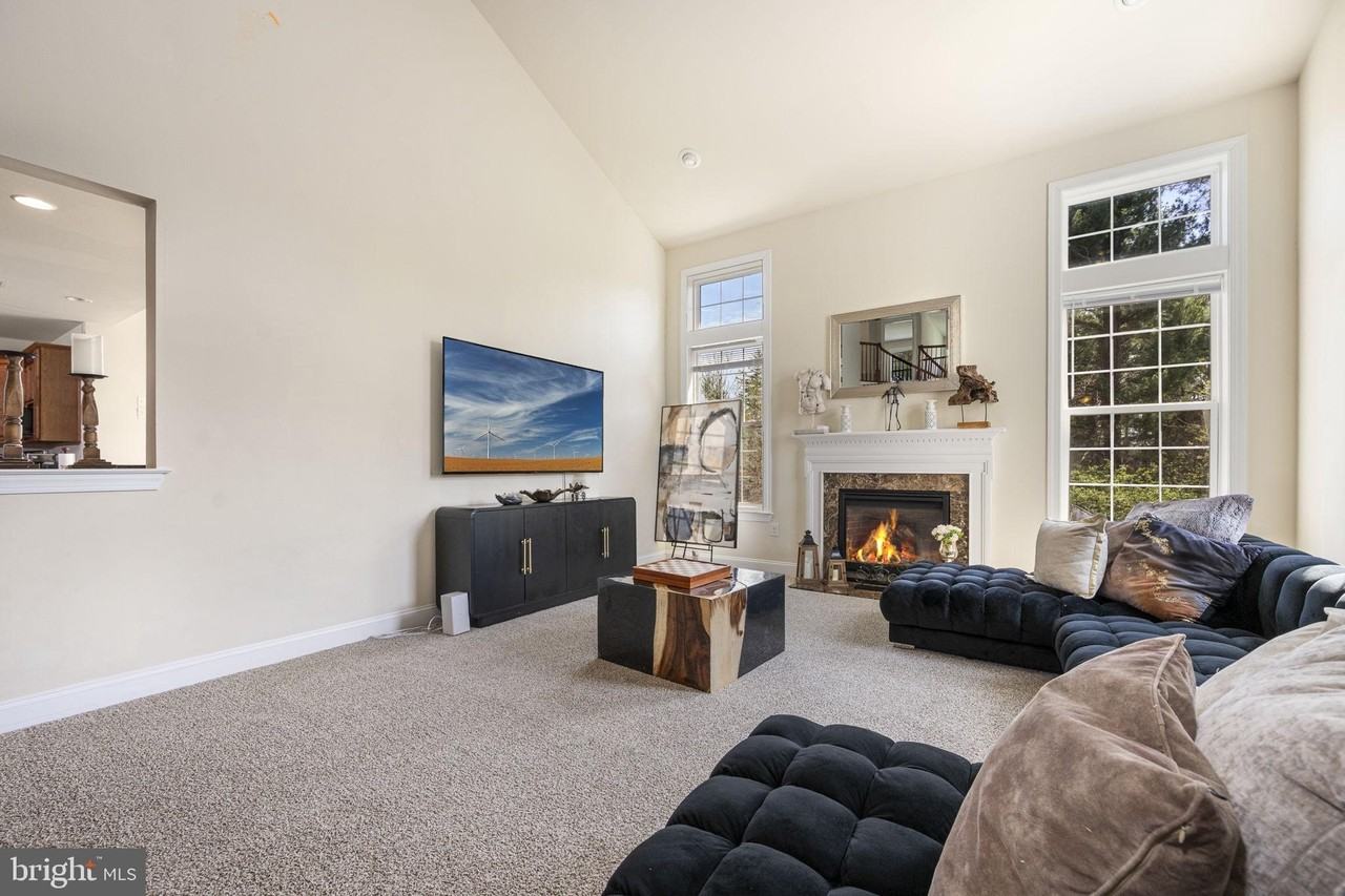 1417 Stockton Rd - Photo 5 of 39