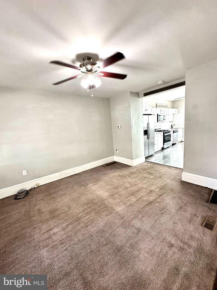 614 Beech St - Photo 3 of 19