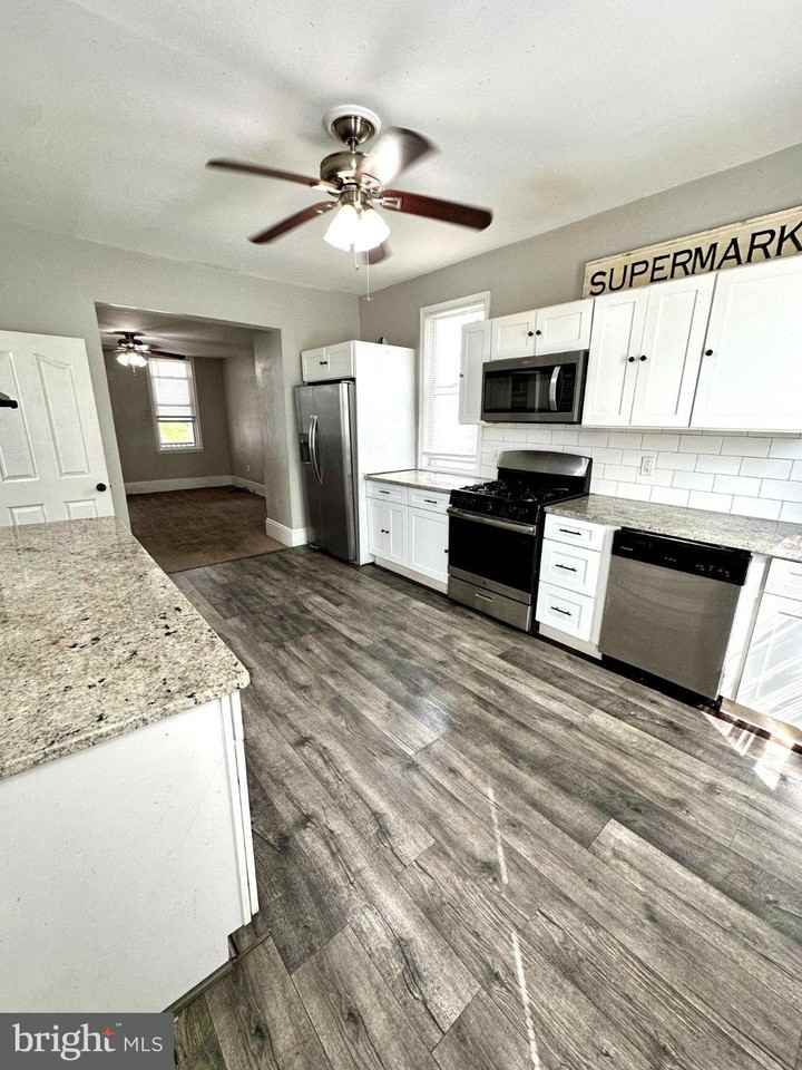 614 Beech St - Photo 5 of 19