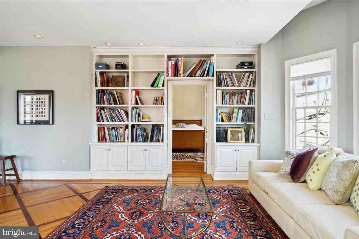 624 S 6th St ## 26 - Photo 6 of 23