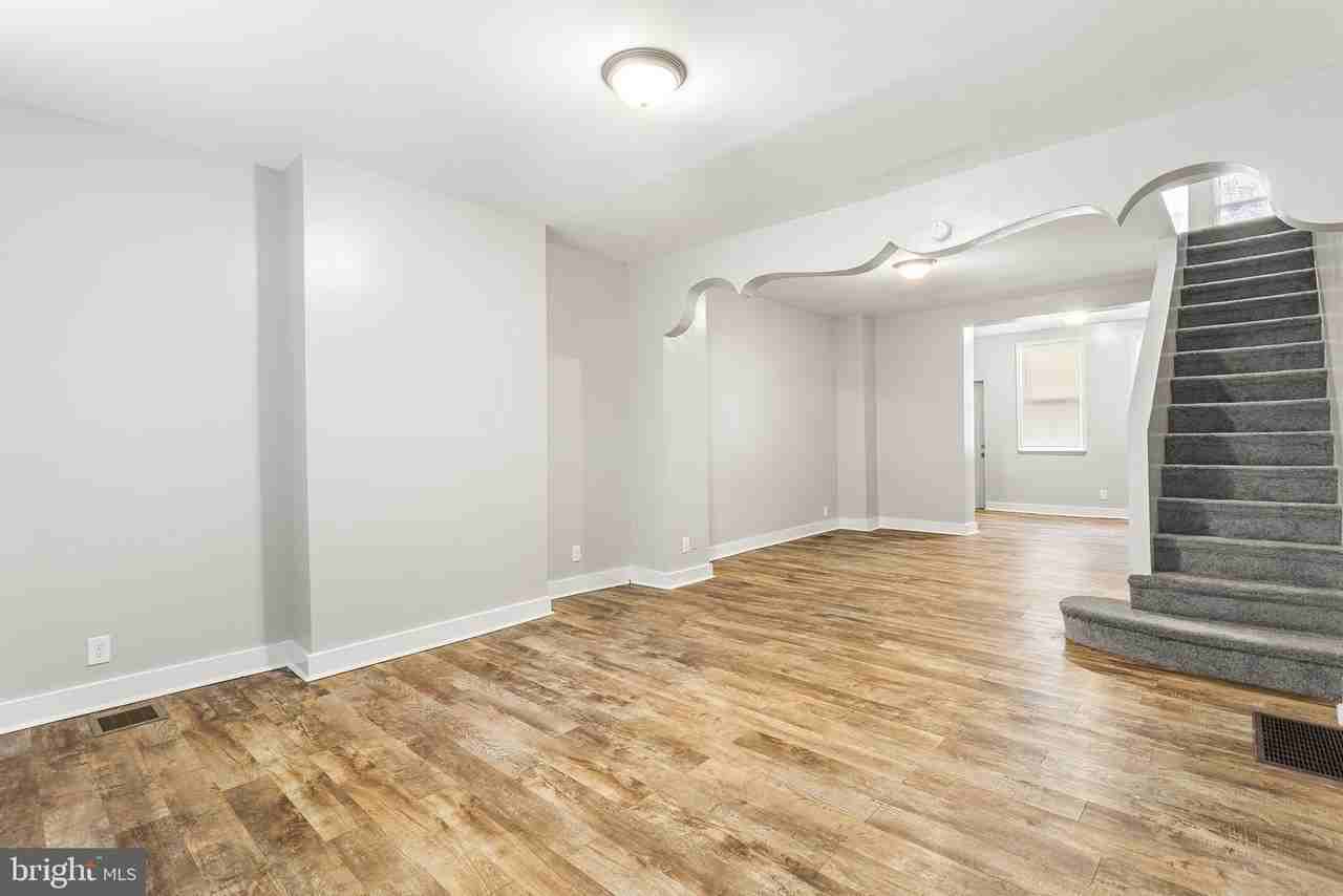 544 N Allison St - Photo 2 of 22