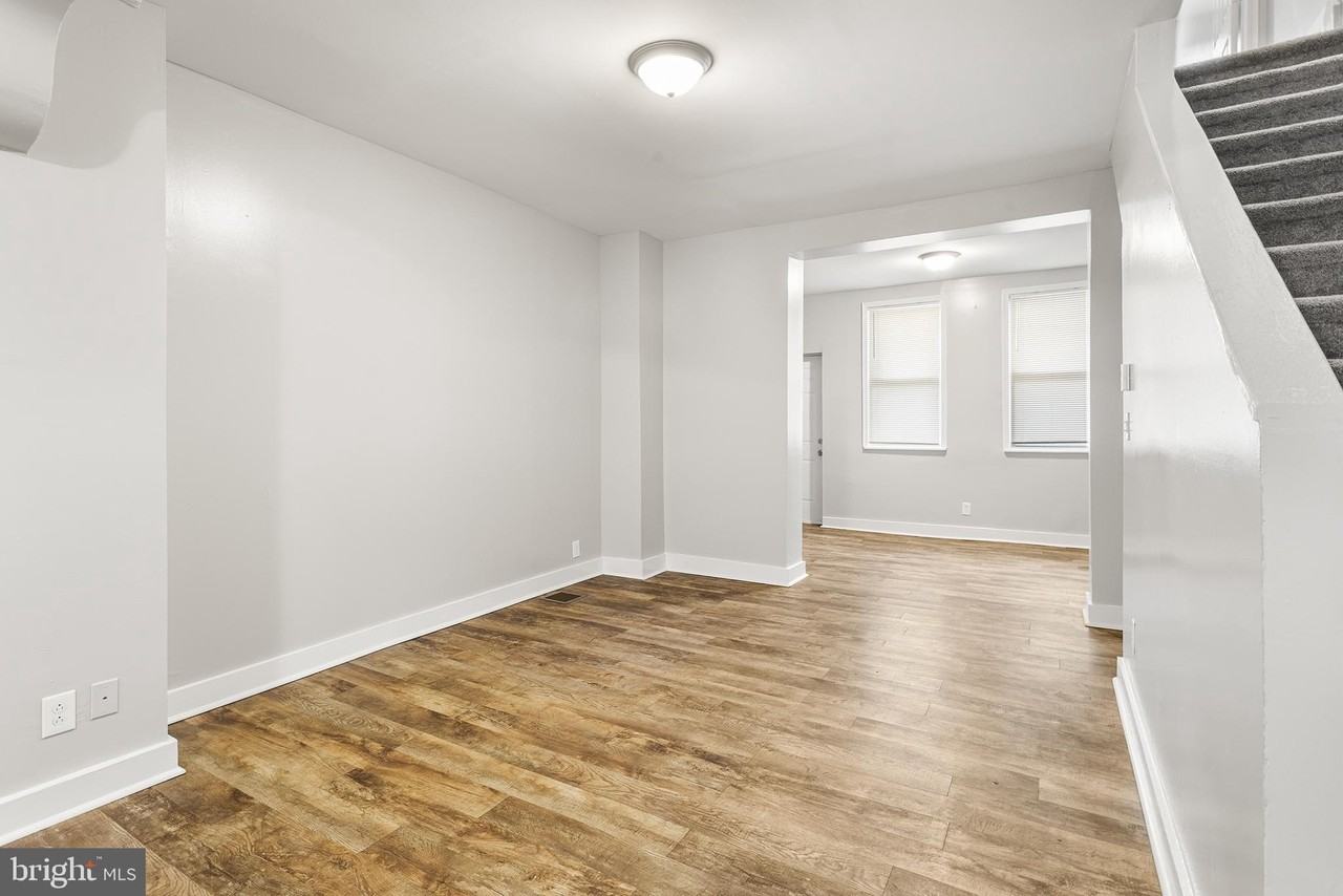 544 N Allison St - Photo 4 of 22