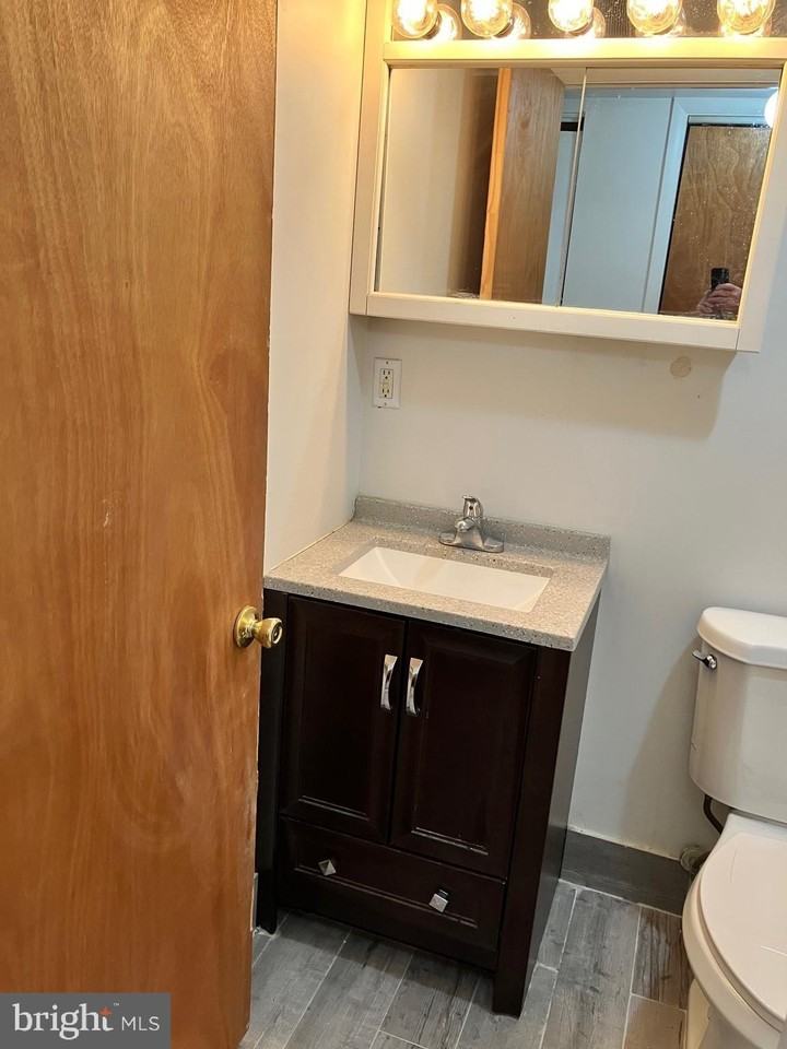 745 S 22nd St #2 - Photo 6 of 9