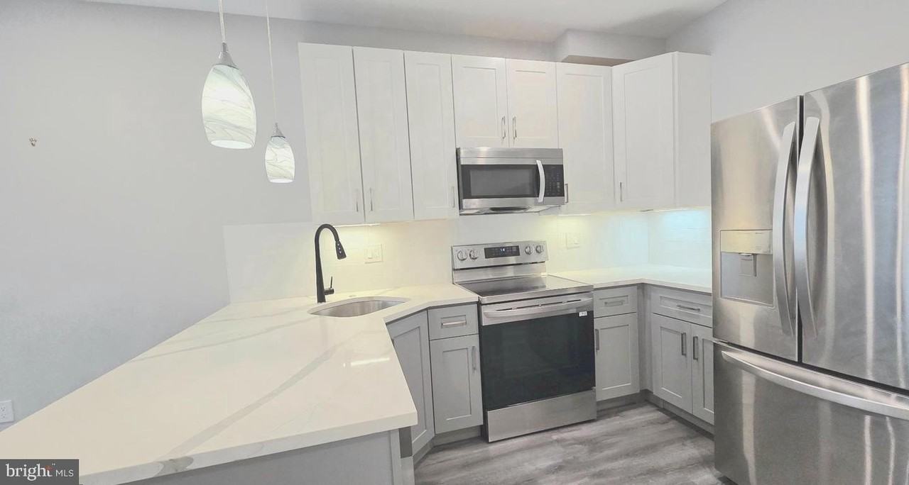 5233 Chancellor St #1 - Photo 3 of 24