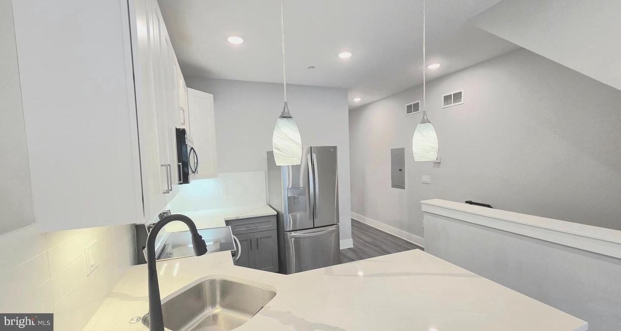 5233 Chancellor St #1 - Photo 4 of 24