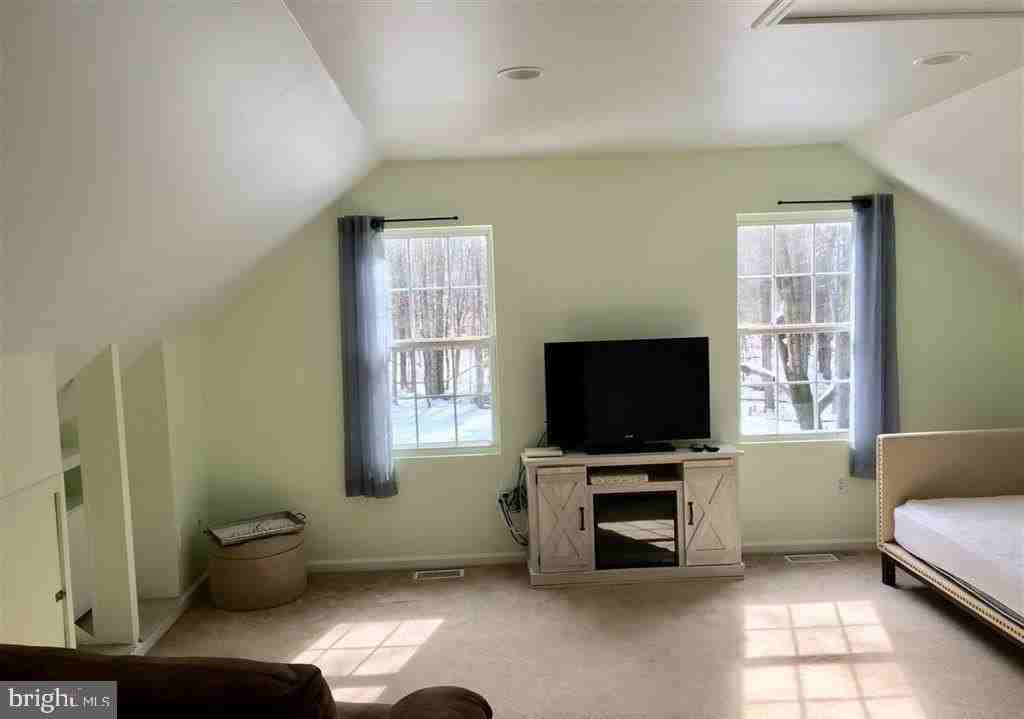 2860 Cindy Ln - Photo 2 of 10