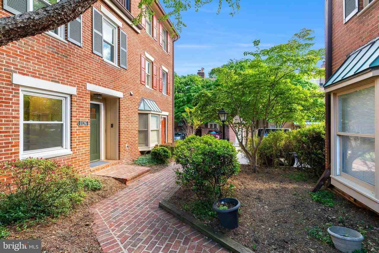 1126 N Taylor St #1 - Photo 2 of 32