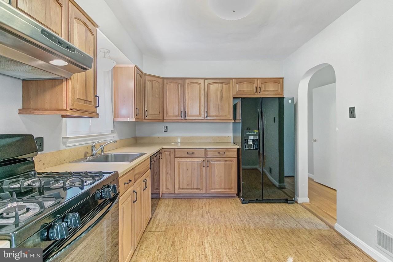 6563 Williamsburg Blvd - Photo 6 of 44