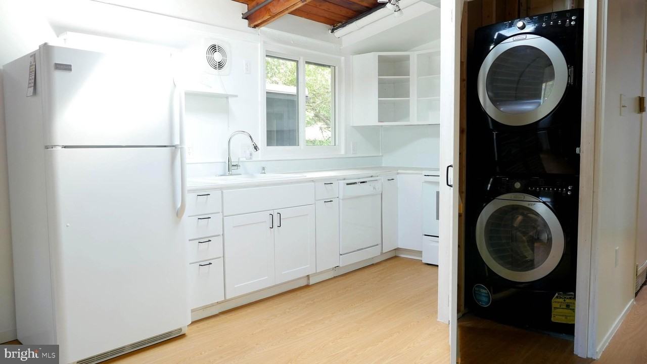 3333 Hemlock Dr - Photo 2 of 21