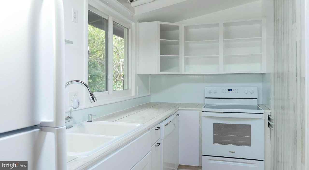 3333 Hemlock Dr - Photo 3 of 21