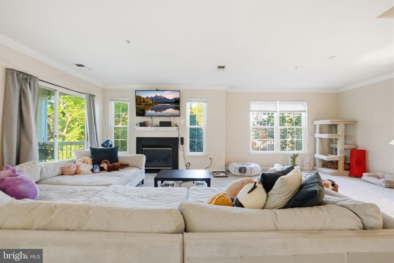 12796 Fair Briar Ln - Photo 6 of 31