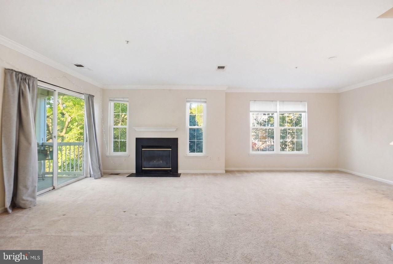 12796 Fair Briar Ln - Photo 7 of 31