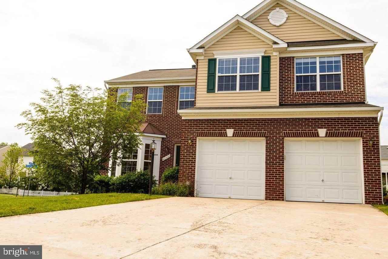 42983 Sundance Sq - Photo 2 of 34