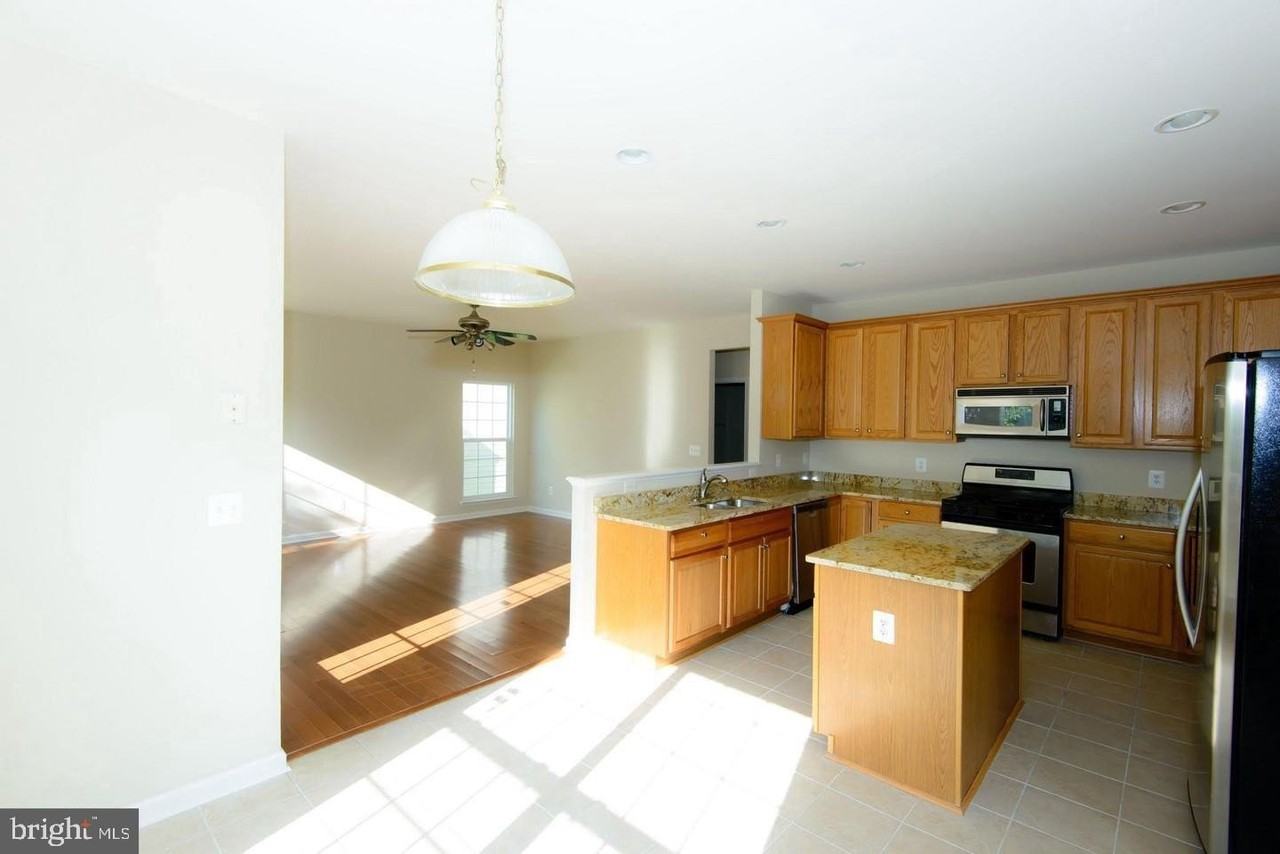 42983 Sundance Sq - Photo 4 of 34