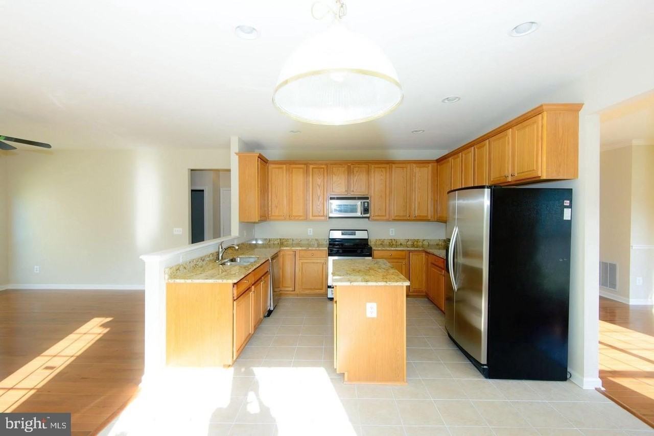 42983 Sundance Sq - Photo 5 of 34