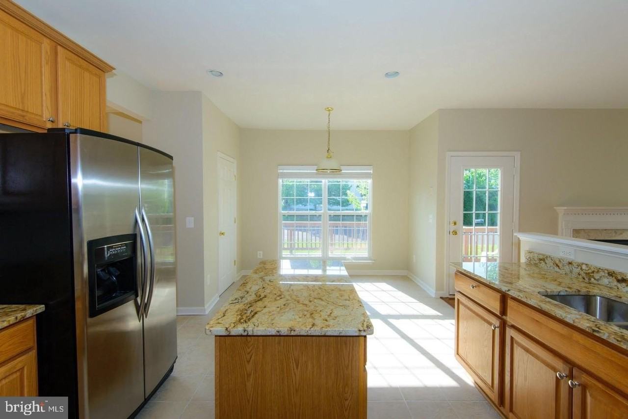 42983 Sundance Sq - Photo 6 of 34