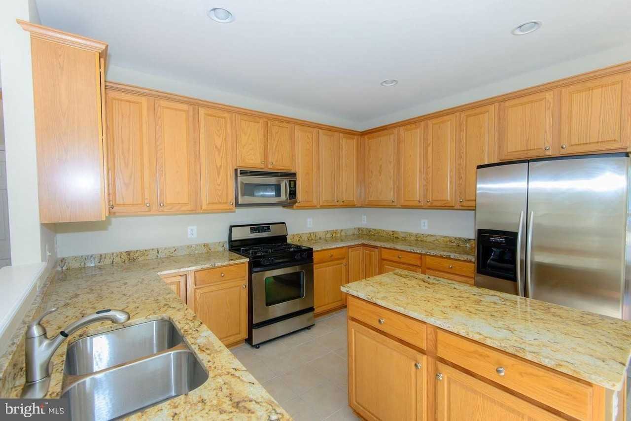 42983 Sundance Sq - Photo 7 of 34