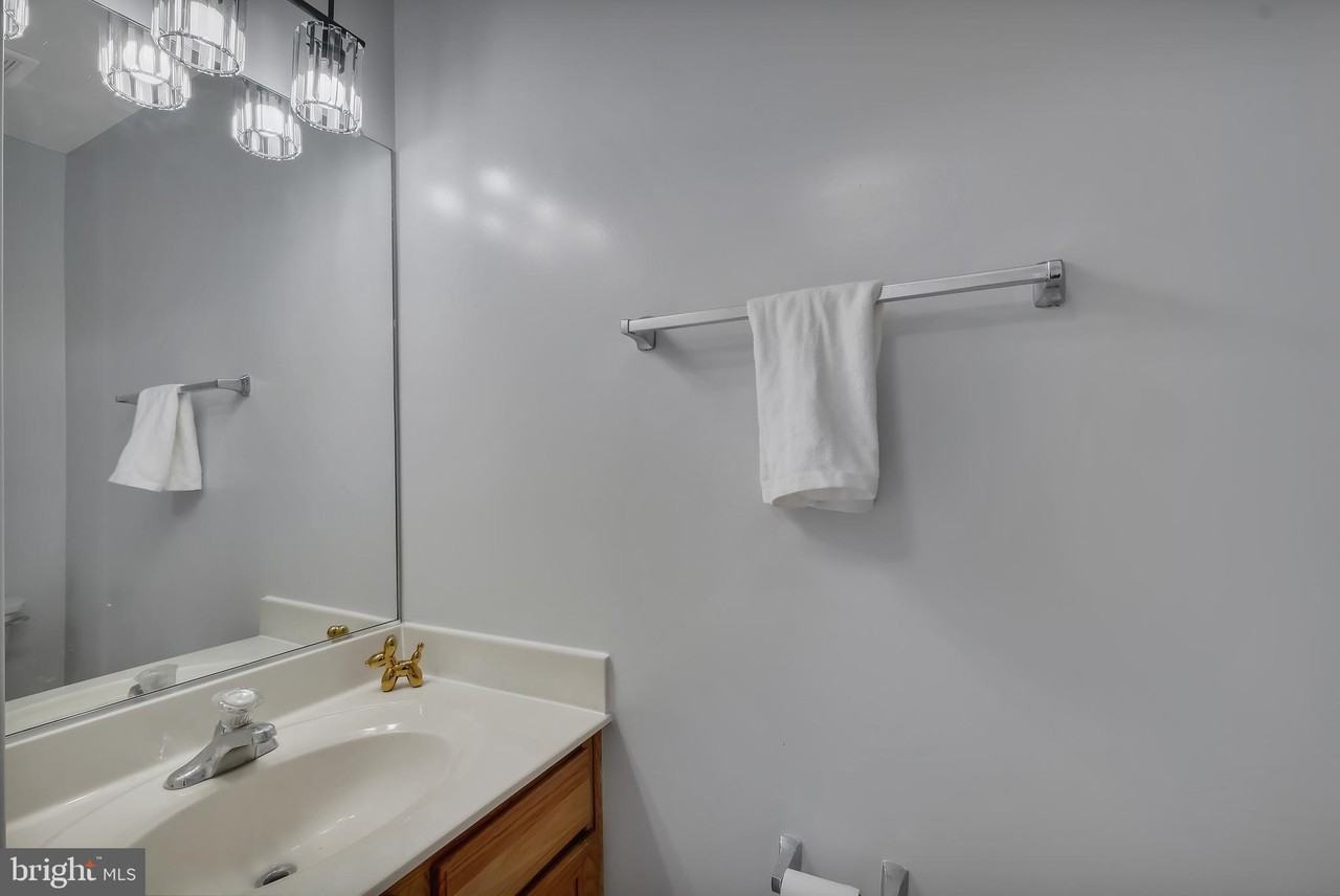 7008 Wytheville Cir - Photo 5 of 28