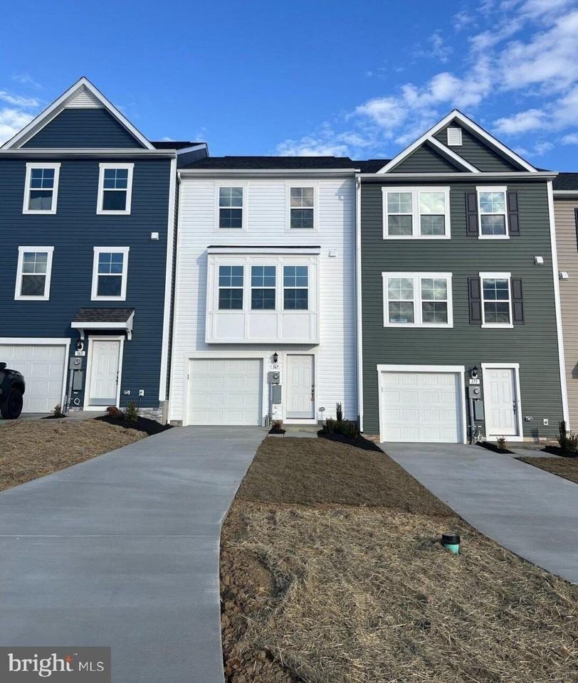 Tracy Way - Photo 2 of 12