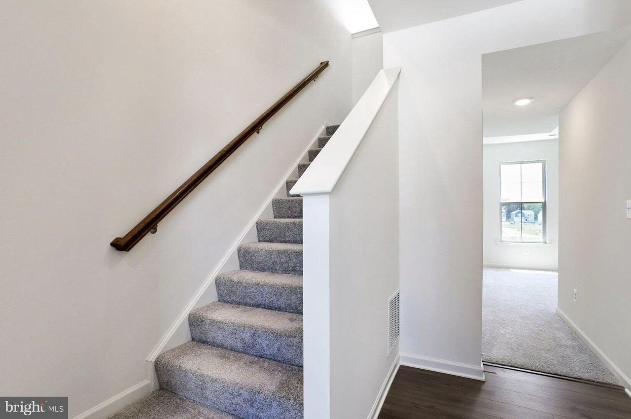 Tracy Way - Photo 3 of 12