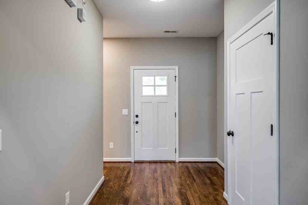 121 Hudgens Ct - Photo 3 of 21