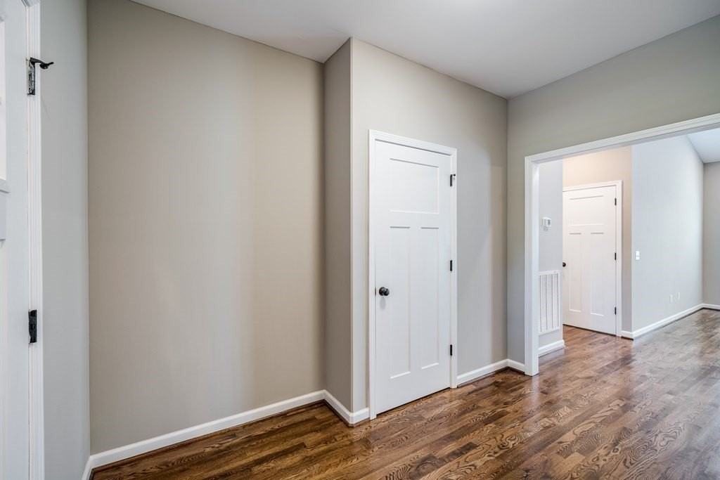 121 Hudgens Ct - Photo 4 of 21