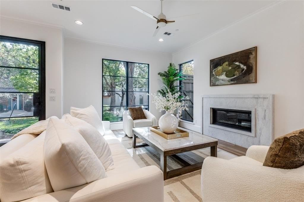 4434 Glenwick Ln - Photo 3 of 25