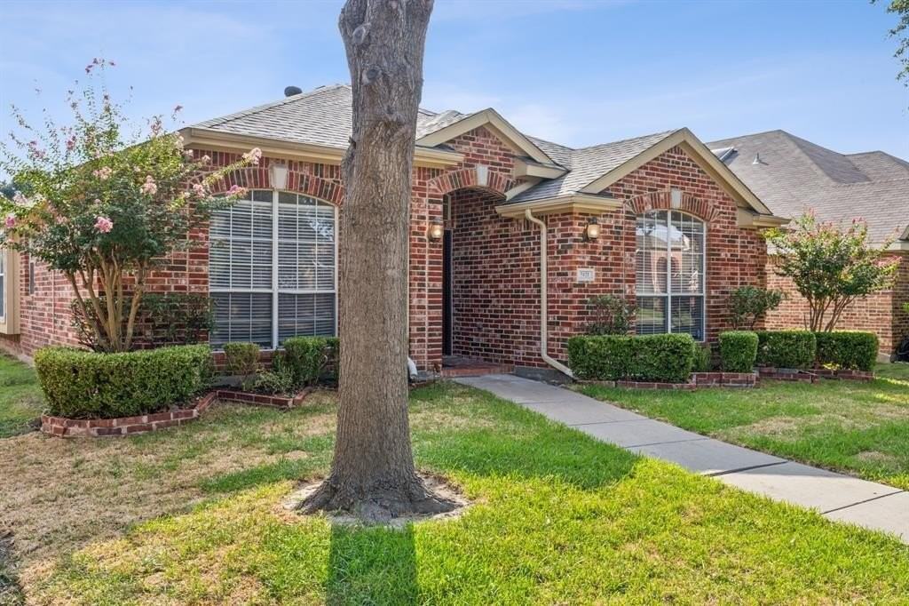 5621 Phoenix Dr - Photo 6 of 40