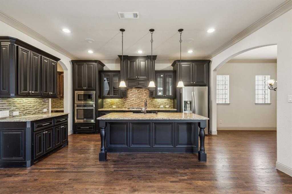 2209 6th Ave - Photo 7 of 40