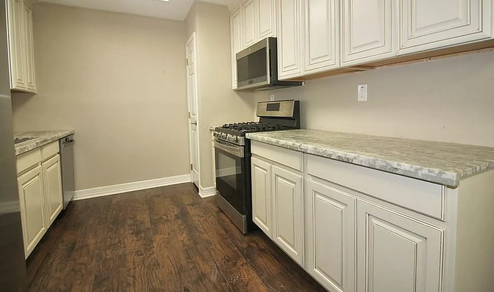 9260 Josey St #1 - Photo 5 of 10