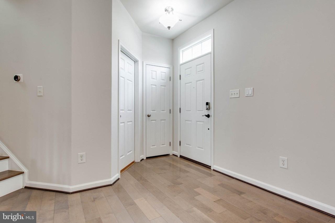 7599 Taunton Ct - Photo 5 of 50