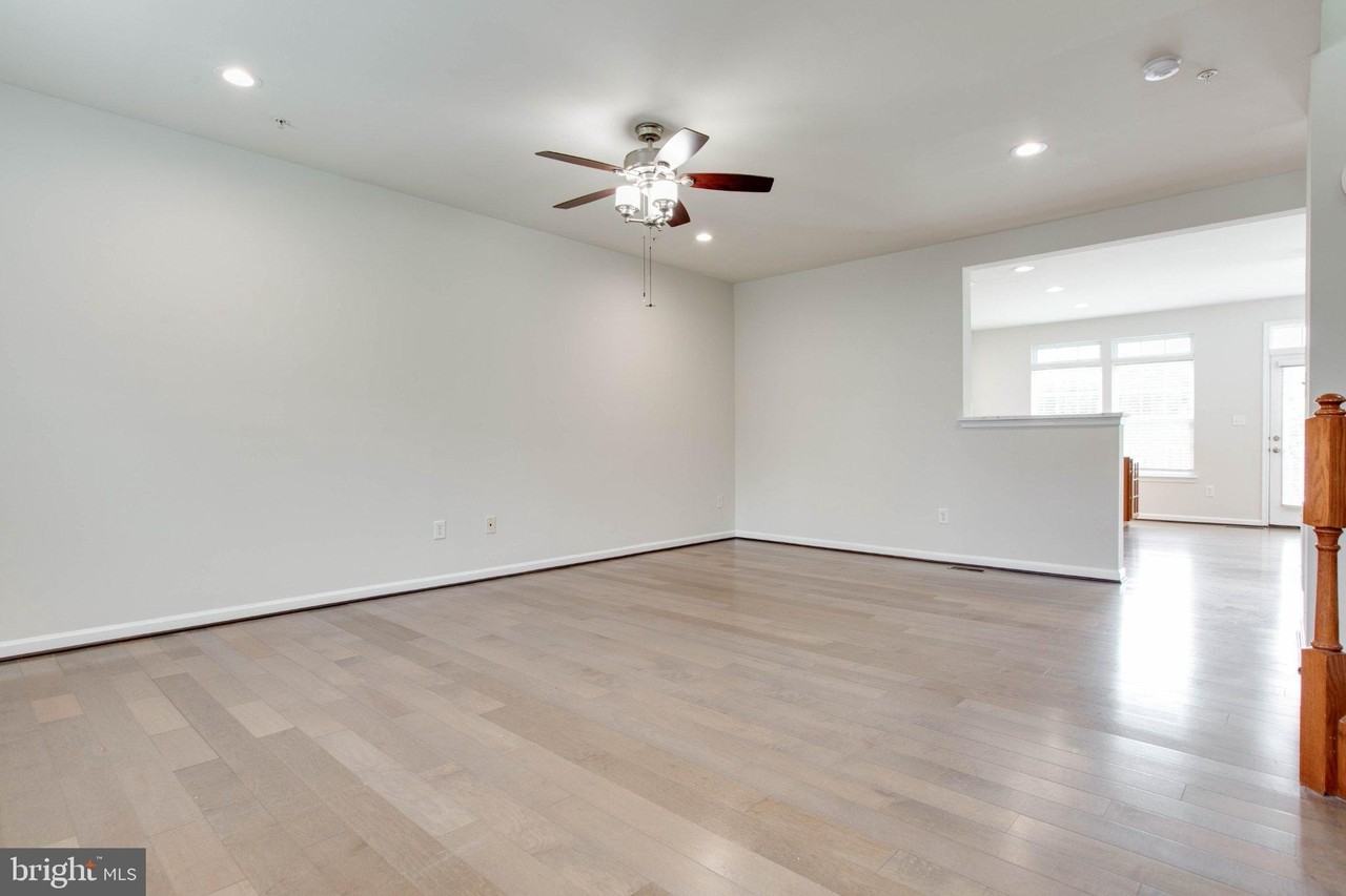 7599 Taunton Ct - Photo 7 of 50