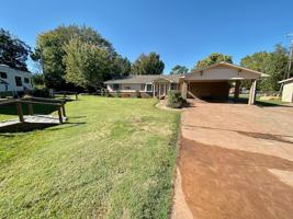 featured image of 210 Crestview St #1