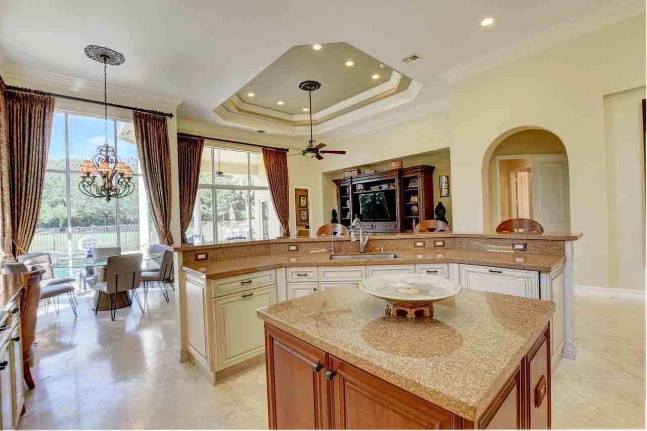 17739 Lake Azure Way - Photo 7 of 50