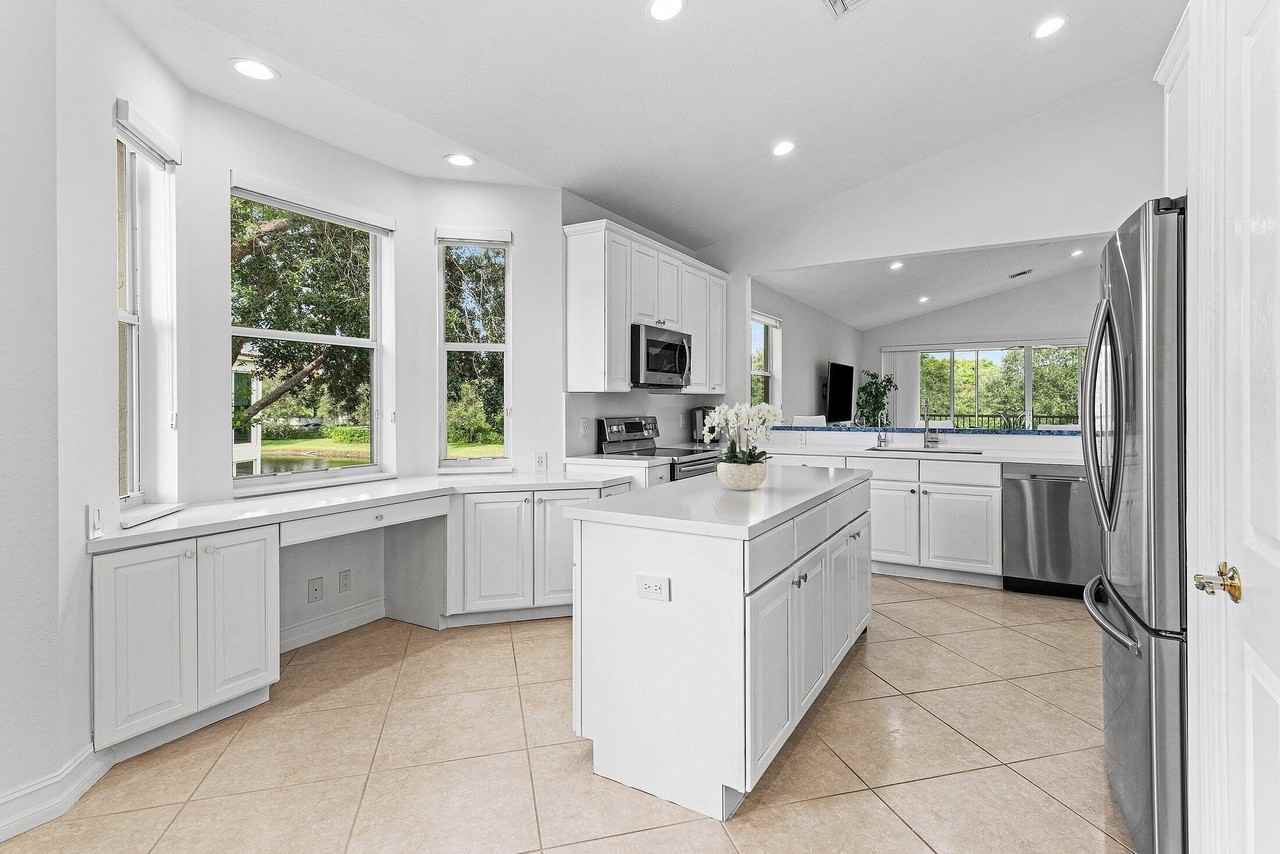 6309 Graycliff Dr #C - Photo 7 of 50