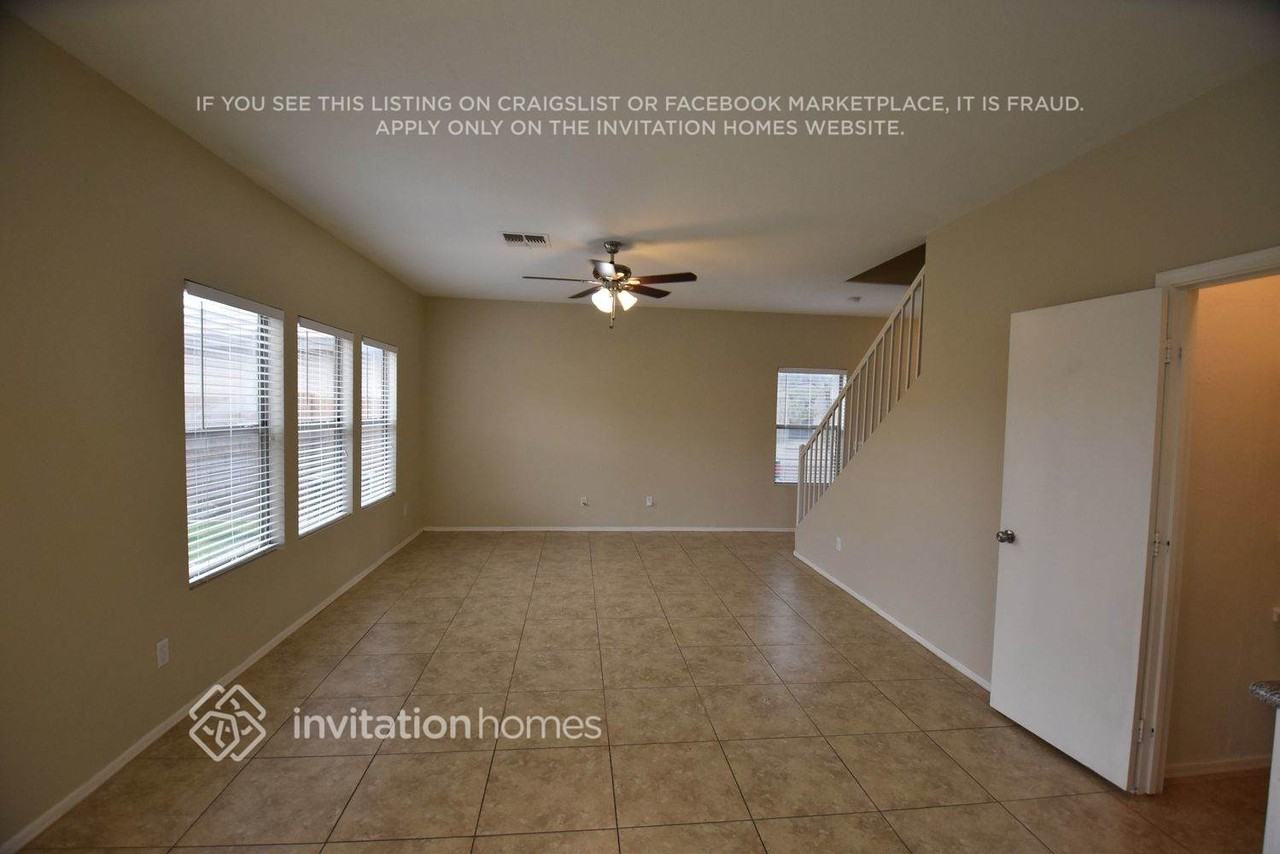 2774 S Southwind Dr - Photo 2 of 7