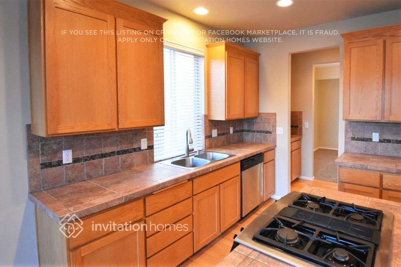 12116 182nd Ave E - Photo 3 of 9