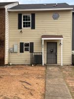 featured image of 806 N Gap Loop #1