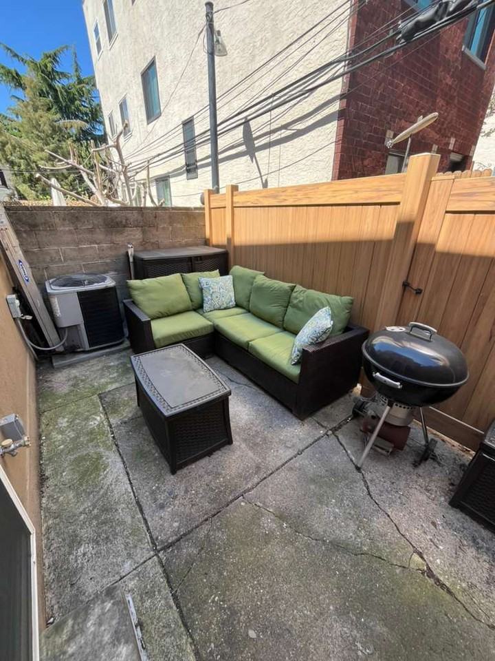 2033 Kater St #1 - Photo 6 of 17