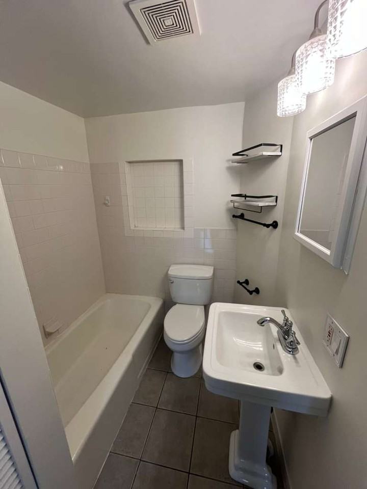 2033 Kater St #1 - Photo 7 of 17