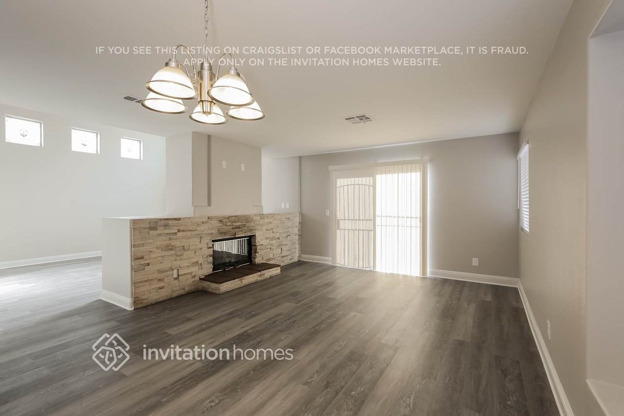 2329 Whitney Peak Way - Photo 5 of 16