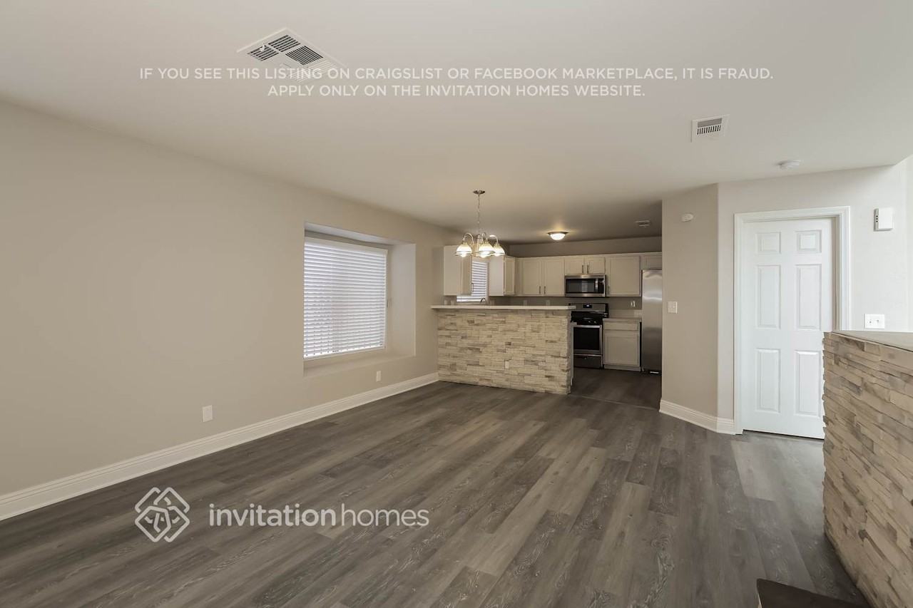 2329 Whitney Peak Way - Photo 6 of 16