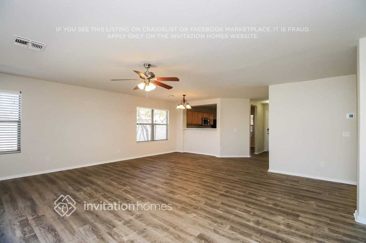 1087 E Appaloosa Rd - Photo 3 of 16