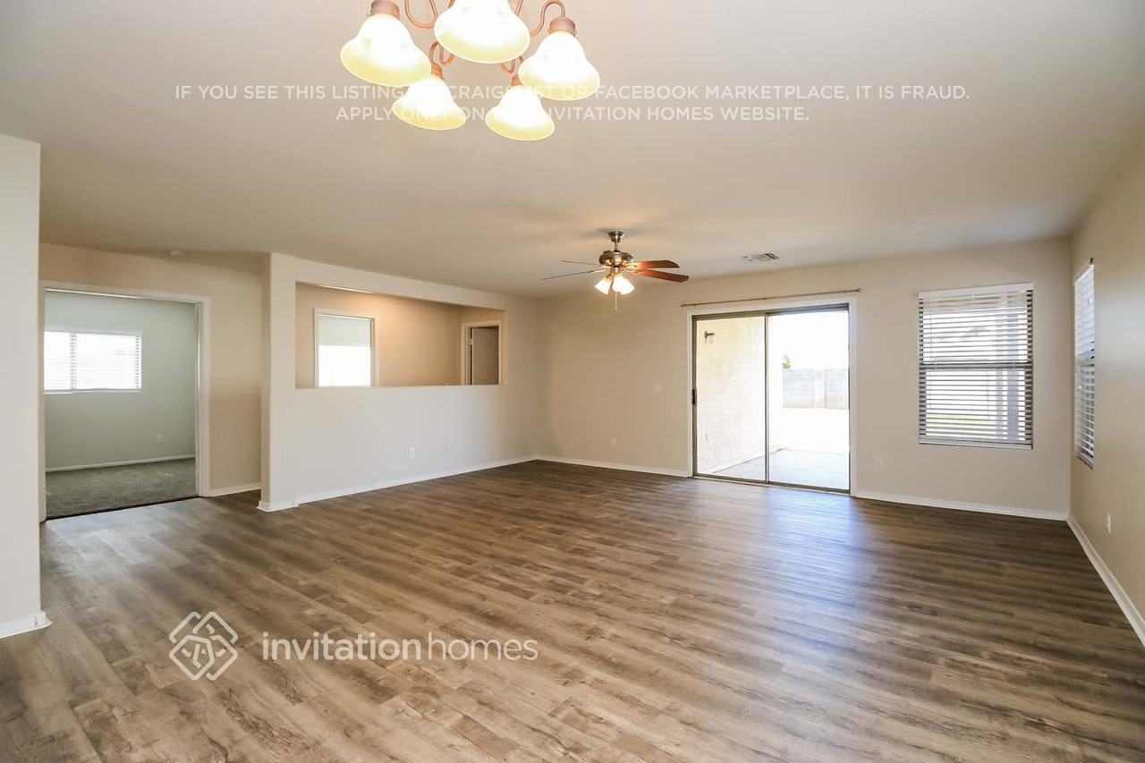 1087 E Appaloosa Rd - Photo 4 of 16