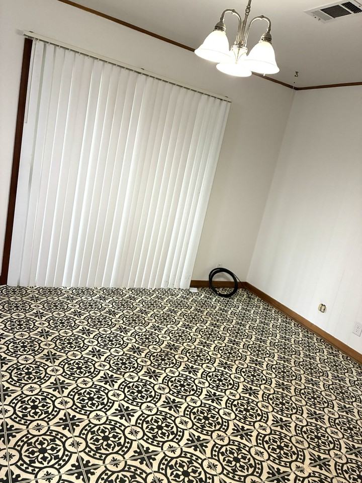 1619 Avenue G #1 - Photo 4 of 13